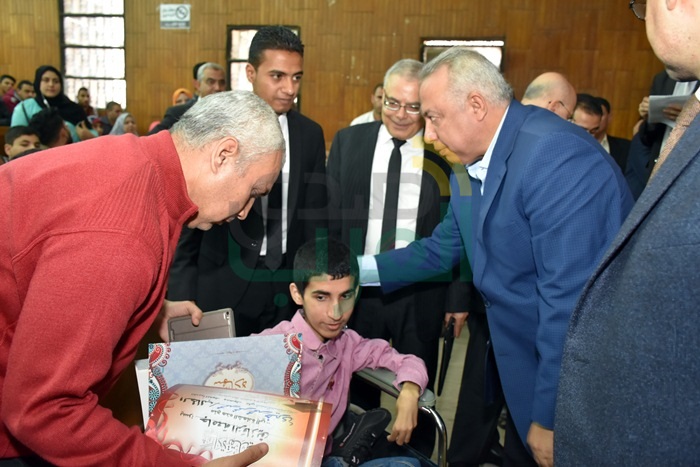 محافظ الشرقية ورئيس جامعة الزقازيق يكرمون النماذج المضيئة من ذوي الإعاقة بالجامعة
