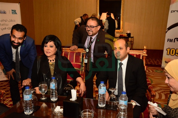 إسعاد يونس تحتفل بتوقيع العقد لبرنامج "جايلك فى الكلام" مع مؤسسة مصر الخير إسعاد يونس تحتفل بتوقيع العقد لبرنامج "جايلك فى الكلام" مع مؤسسة مصر الخير