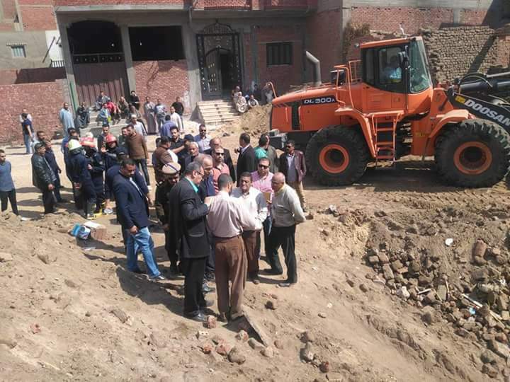 محافظ القليوبية يتفقد موقع التنقيب عن آثار بطوخ 