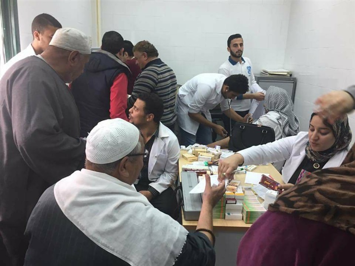 بالصور.. جامعة كفر الشيخ تطلق قافلة طبية في 11 تخصص لقرى المحافظة