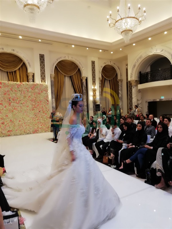 منى المنصوري تقص شريط افتتاح "تيفاني فاشون ويك باريس" بكوليكشن اسطوري في دبي منى المنصوري تقص شريط افتتاح "تيفاني فاشون ويك باريس" بكوليكشن اسطوري في دبي
