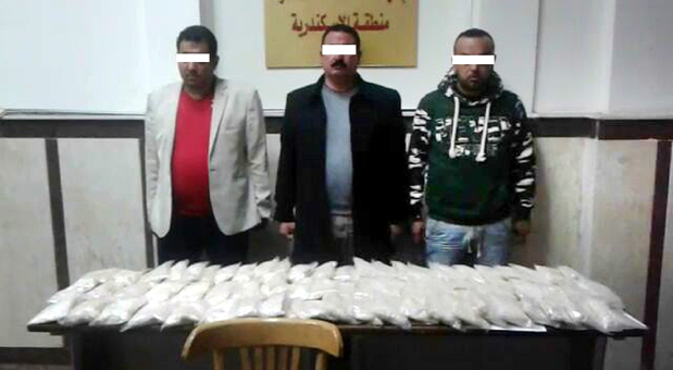 بالصور.. الداخلية تداهم أوكار الكيف.. ضبط 210 كيلو بانجو و140 ألف قرص «كبتاجون» و30 طربة حشيش بـ4 محافظات