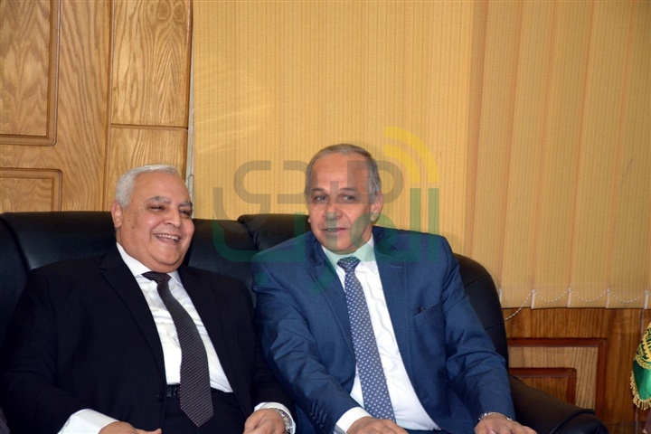 محافظ القلوبية يشارك بندوة بعنوان الدور الوطني للطلاب في جامعة بنها