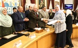محافظ القاهرة يكرم الأمهات المثاليات