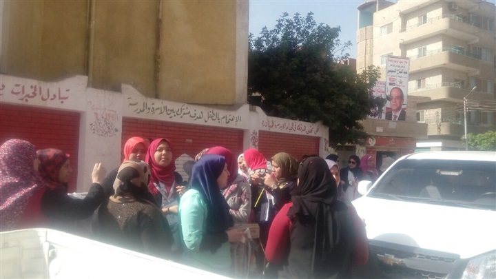 بالصور.. إقبال كثيف على لجان مدينة بنها