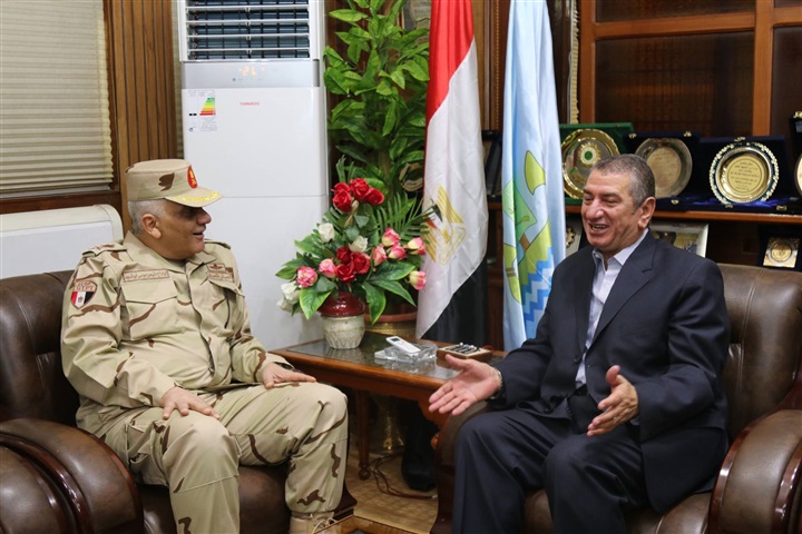 بالصور.. محافظ كفر الشيخ يستقبل قائد مرور أجهزة القيادة العامة للقوات المسلحة