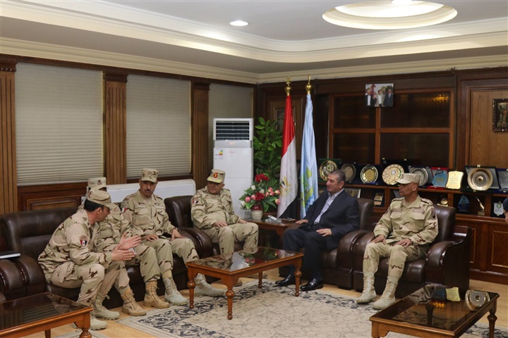 بالصور.. محافظ كفر الشيخ يستقبل قائد مرور أجهزة القيادة العامة للقوات المسلحة