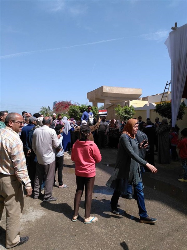 الرقص بالخيول والطبل البلدى أمام لجان قها