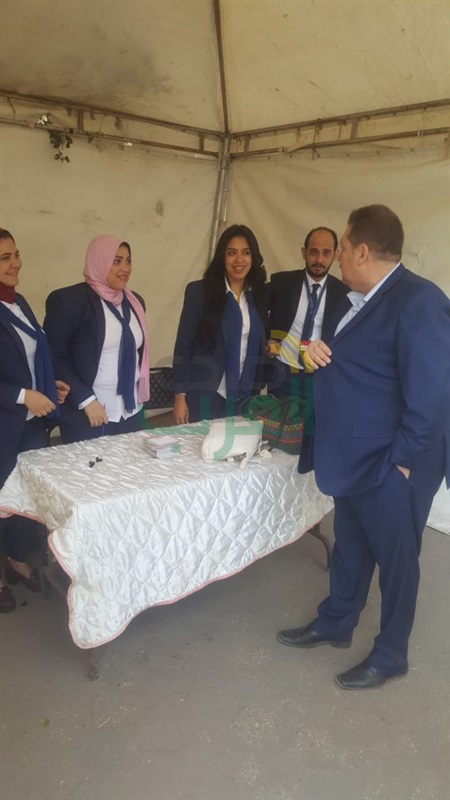 بالصور رئيس حي الزيتون يتفقد اللجان الانتخابية