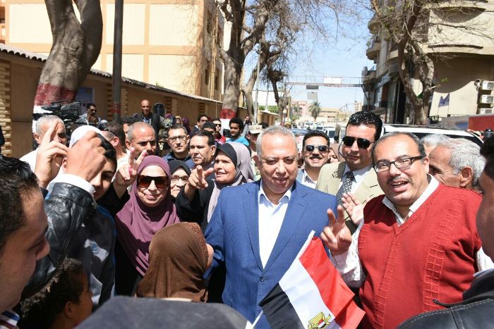 محافظ الشرقية يتفقد اللجان الإنتخابية بمدينة الزقازيق