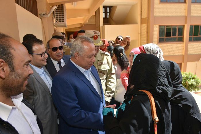 محافظ الشرقية يتفقد اللجان الإنتخابية بمدينة الزقازيق