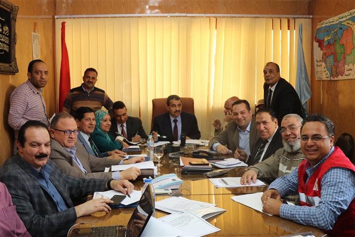 بالصور.. محافظ كفر الشيخ يتابع سيرالعملية الانتخابية بغرفة العمليات الرئيسية 