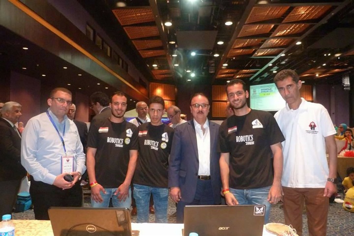بالصور.. فوز فريق جامعة كفرالشيخ بالمركز الاول في البطولة العربية للروبوت