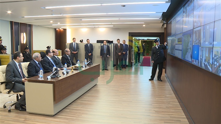 بالصور.. وزير الداخلية يتابع سير العملية الانتخابية 