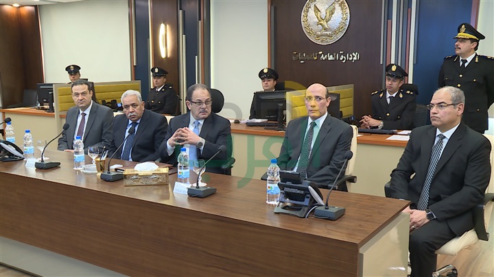 بالصور.. وزير الداخلية يتابع سير العملية الانتخابية 