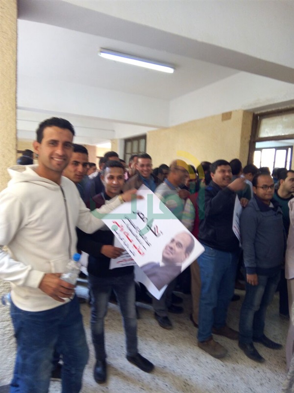 بالصور.. أهالى كرداسة يتحدون أنصار الشر ويحتشدون للإدلاء بأصواتهم فى الانتخابات الرئاسية