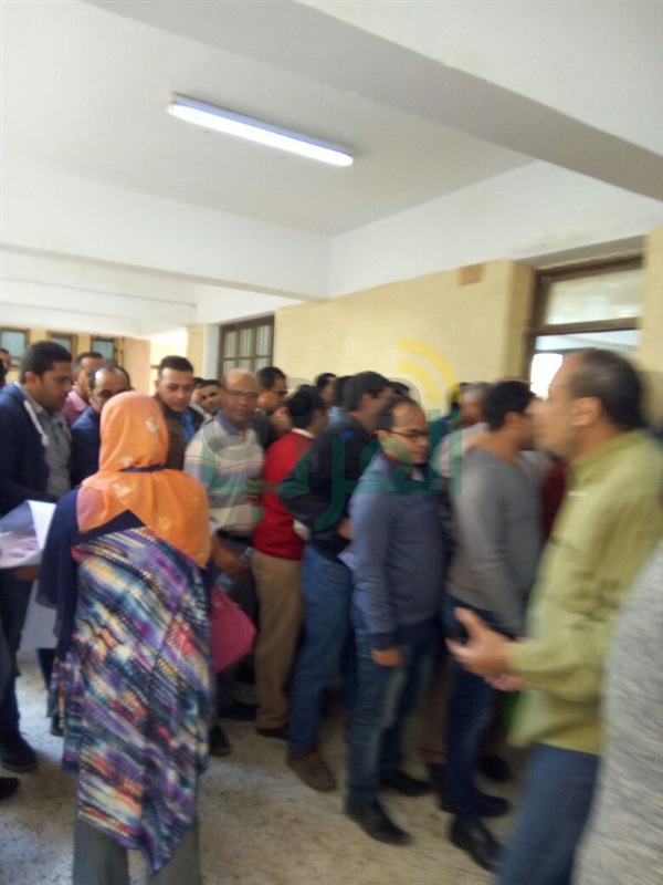 بالصور.. أهالى كرداسة يتحدون أنصار الشر ويحتشدون للإدلاء بأصواتهم فى الانتخابات الرئاسية