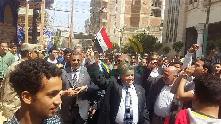 جامعة بنها تنظم مسيرة حاشدة لحث المواطنين على المشاركة فى الانتخابات الرئاسية