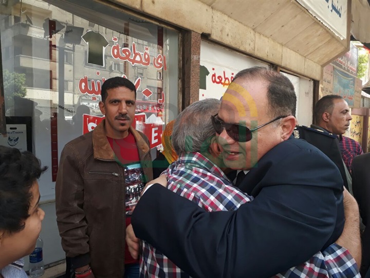 بالصور.. مدير أمن الجيزة يواصل جولاته على اللجان الانتخابية