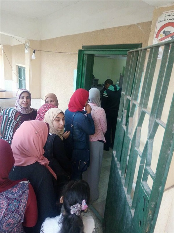 طلاب جامعة كفر الشيخ يدلون بأصواتهم في العرس الديمقراطي   