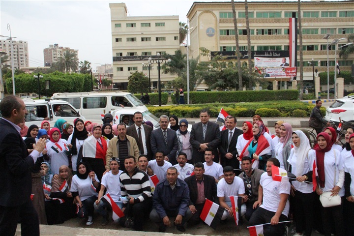 طلاب جامعة كفر الشيخ يدلون بأصواتهم في العرس الديمقراطي   