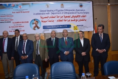 رئيس جامعة أسيوط يفتتح فعاليات اللقاء العلمي الإكلينكي لقسم جراحة العظام