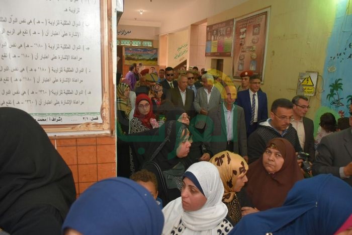 محافظ الشرقية يُشيد بمشاركة السيدات المُسنات بالإنتخابات الرئاسية
