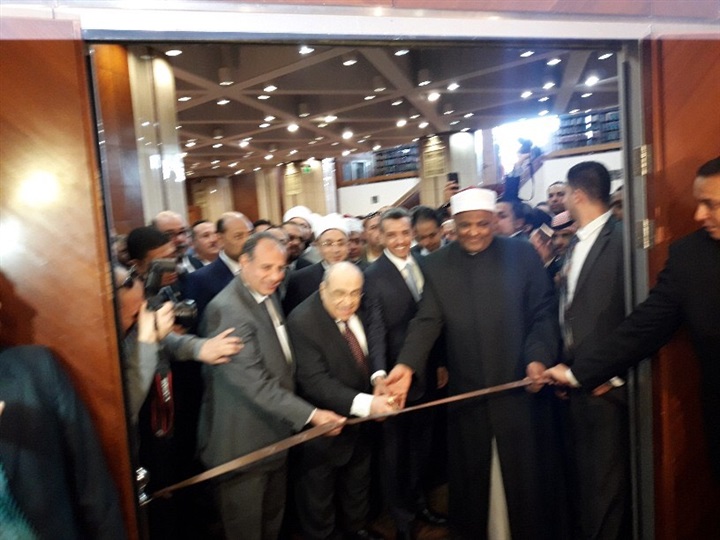"الفقي" يفتتح جناح الحرمين الشريفين بمعرض الإسكندرية الدولي للكتاب "الفقي" يفتتح جناح الحرمين الشريفين بمعرض الإسكندرية الدولي للكتاب