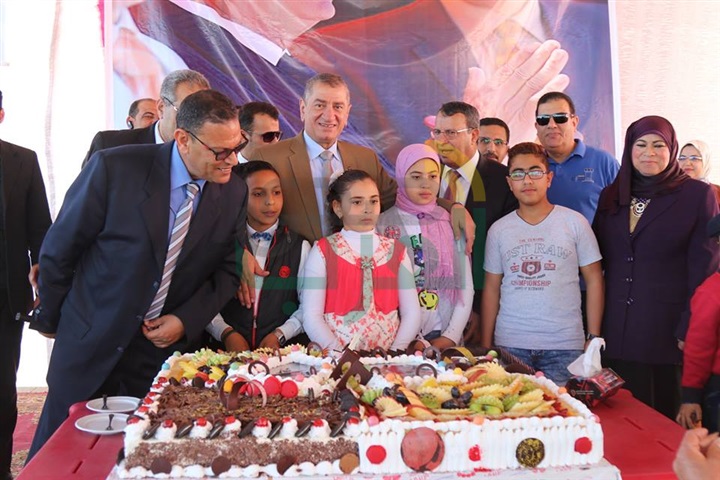 بالفيديو والصور..  محافظ كفر الشيخ يكرم 750 يتيم بمؤسسة تسنيم بالبرلس