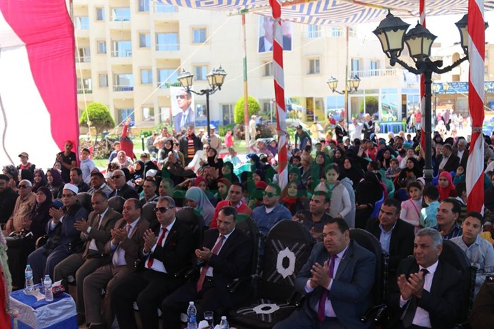 بالفيديو والصور..  محافظ كفر الشيخ يكرم 750 يتيم بمؤسسة تسنيم بالبرلس