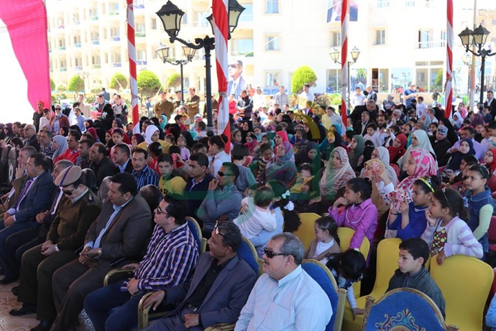 بالفيديو والصور..  محافظ كفر الشيخ يكرم 750 يتيم بمؤسسة تسنيم بالبرلس