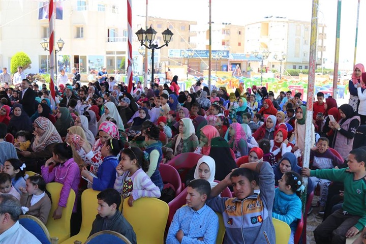 بالفيديو والصور..  محافظ كفر الشيخ يكرم 750 يتيم بمؤسسة تسنيم بالبرلس