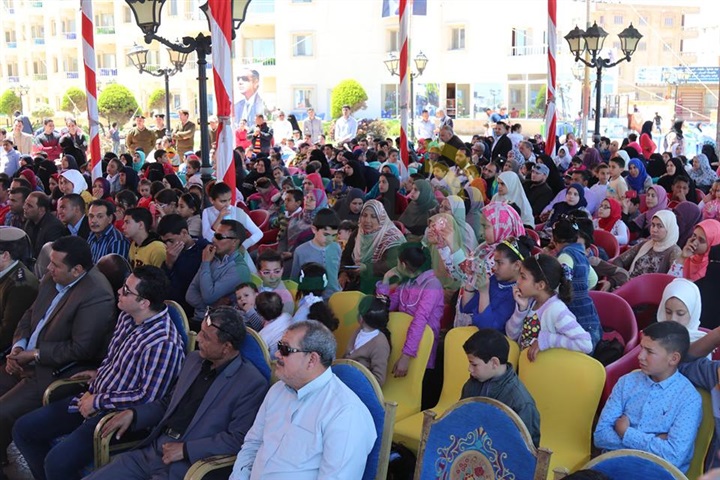 بالفيديو والصور..  محافظ كفر الشيخ يكرم 750 يتيم بمؤسسة تسنيم بالبرلس