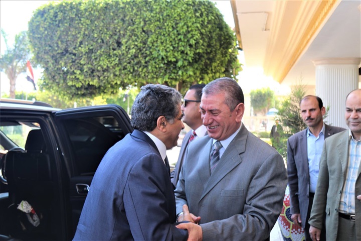 بالصور.. محافظ كفر الشيخ يستقبل وزير البيئة   