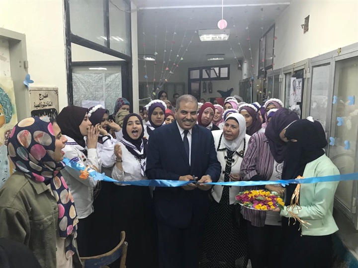 بالصور.. المحرصاوي يفتتح معرضين للأعمال الفنية واليدوية بتجارة بنات الأزهر