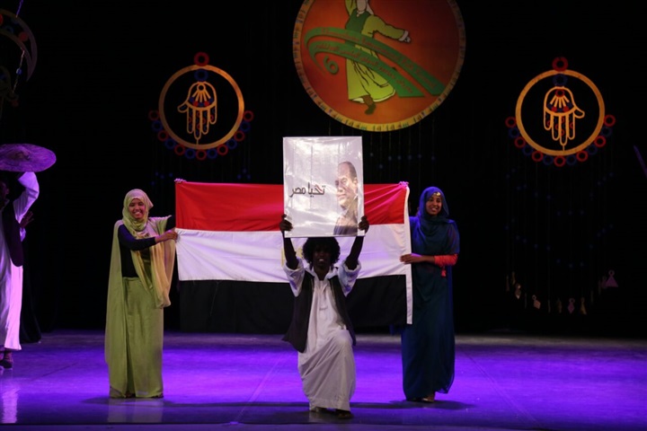 بالصور.. هتافات "تحيا مصر" تشعل الحماسة الوطنية فى ختام فلكلور دمنهور بالصور.. هتافات "تحيا مصر" تشعل الحماسة الوطنية فى ختام فلكلور دمنهور