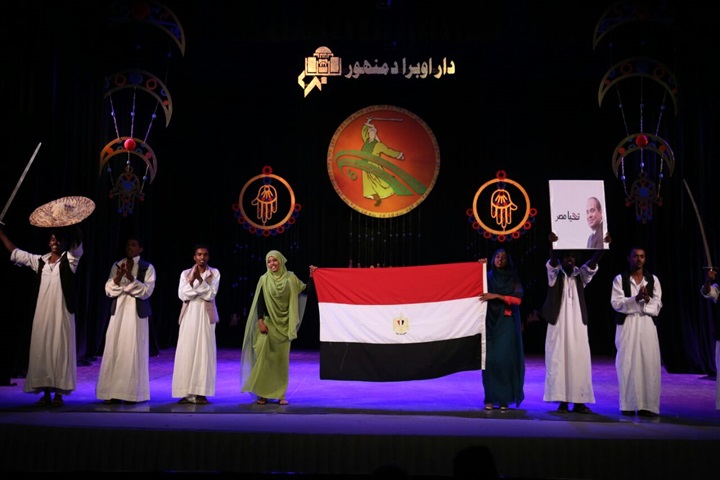 بالصور.. هتافات "تحيا مصر" تشعل الحماسة الوطنية فى ختام فلكلور دمنهور بالصور.. هتافات "تحيا مصر" تشعل الحماسة الوطنية فى ختام فلكلور دمنهور