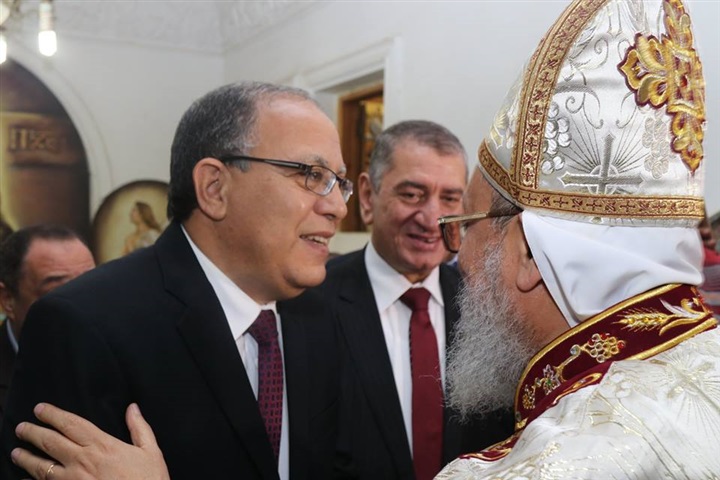 بالفيديو.. محافظ كفر الشيخ ومدير الأمن يهنئان الأقباط بعيد القيامة