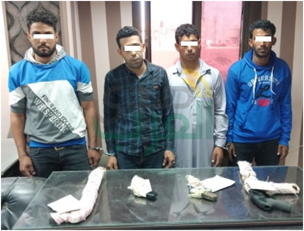 بالصور.. مدير أمن الفيوم يداهم البؤر الإجرامية ويضبط المتهمين برشق القوات بالحجارة