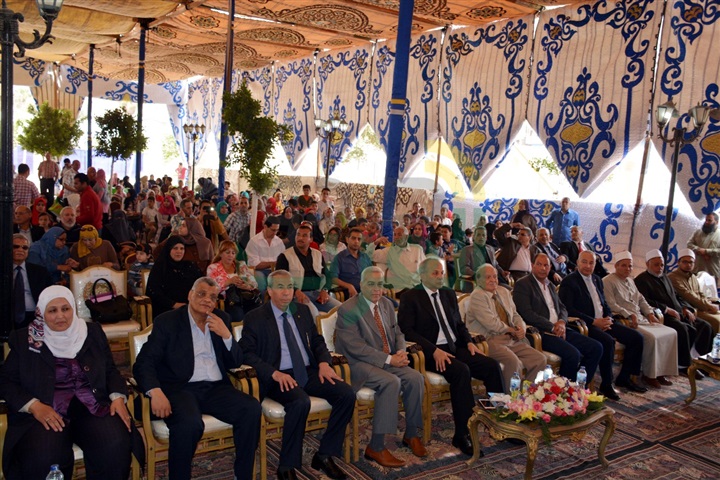محافظ القليوبية يشارك الأطفال الأيتام فى الاحتفال بيوم اليتيم