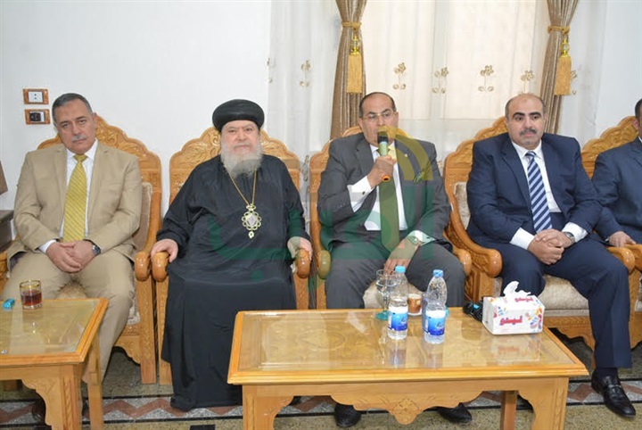 محافظ سوهاج يزورمطرانيات المحافظة لتقديم التهنئة بعيد القيامة المجيد