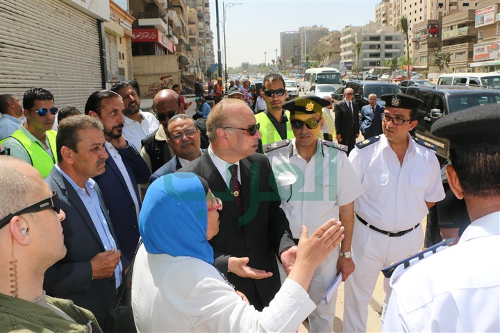 بالصور.. محافظ القاهرة يتفقد أعمال تطوير ميدان سراي القبة ومحور عباس العقاد