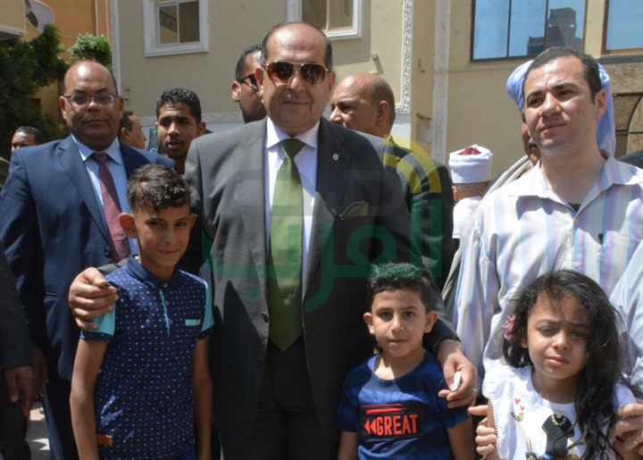 محافظ سوهاج يزورمطرانيات المحافظة لتقديم التهنئة بعيد القيامة المجيد