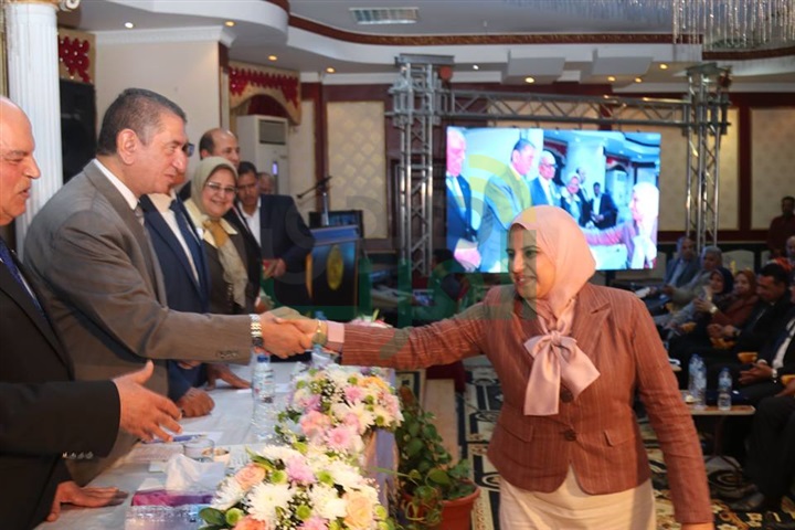بالفيديو والصور..محافظ كفر الشيخ: 150شهادة "أمان" ورحلتا "حج" للمعلمين المتميزين في عيدهم السنوي