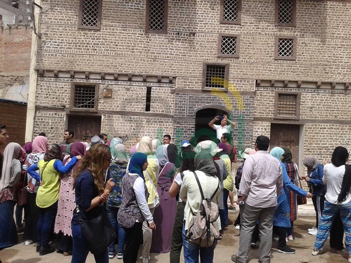 بالصور...وفد جامعة القاهرة يزور المعالم السياحية والآثرية بفوة