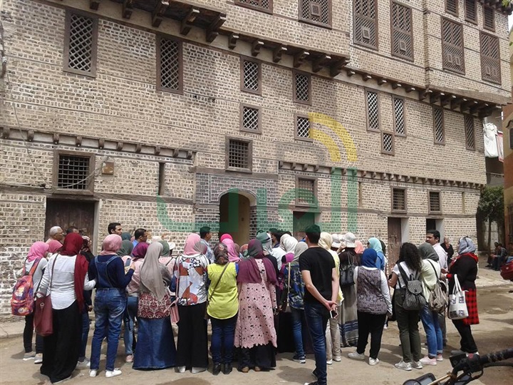بالصور...وفد جامعة القاهرة يزور المعالم السياحية والآثرية بفوة