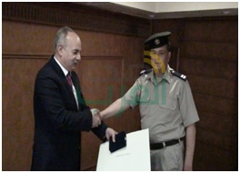 بالصور.. وزير الداخلية يكرم الضباط المتميزين بالمنوفية