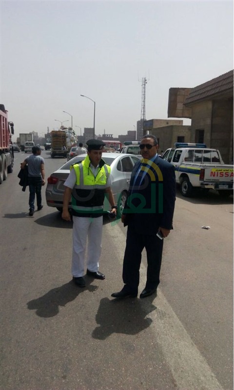 بالصور.. المرور تواصل حملات توعية سائقى «النقل الثقيل» بالسير يمين الطريق