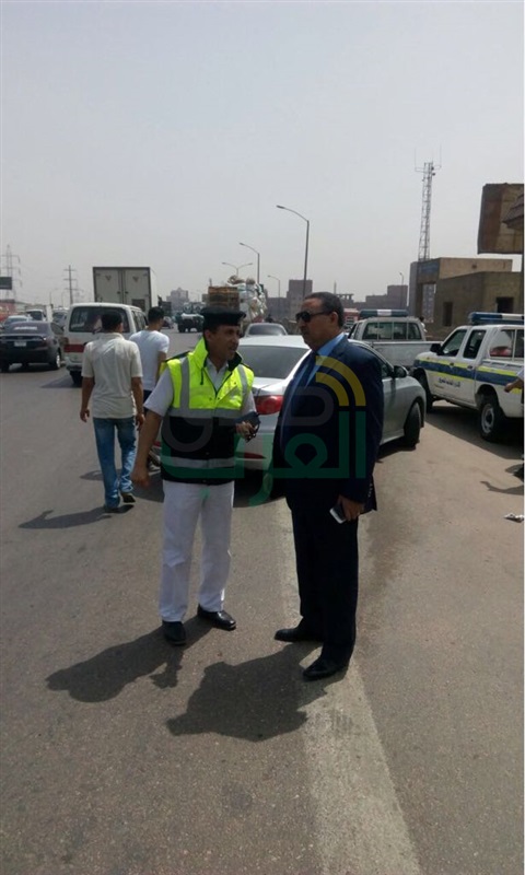 بالصور.. المرور تواصل حملات توعية سائقى «النقل الثقيل» بالسير يمين الطريق