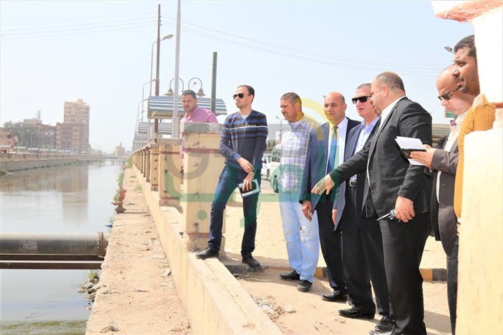 بالفيديو والصور..محافظ كفر الشيخ يتابع أعمال إنشاء كوبرى ميت علوان بتكلفة 6 مليون جنيه